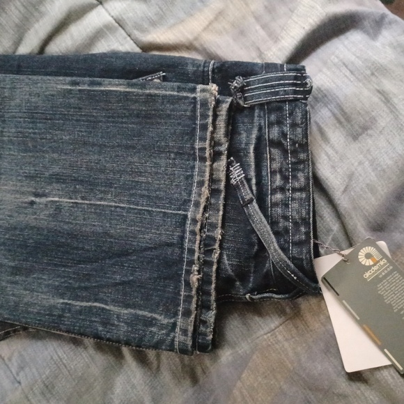 Men Jeans - Picture 7 of 11